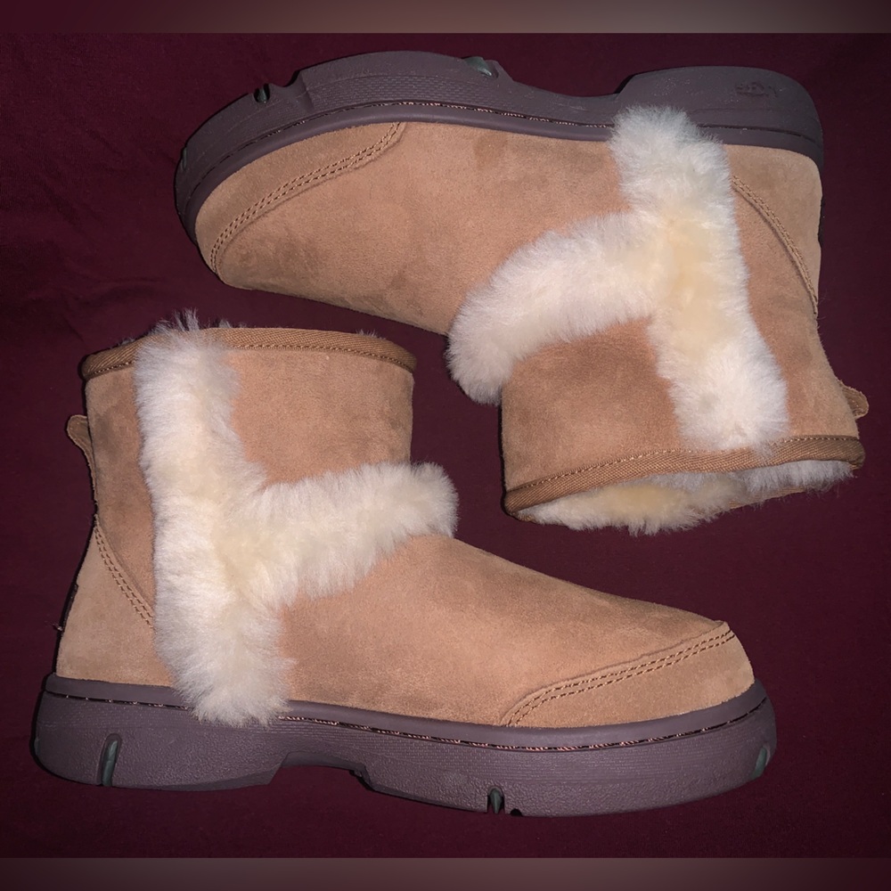 UGG SUNBURST MINI BOOTS